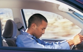 disturbi del sonno: stanchezza alla guida